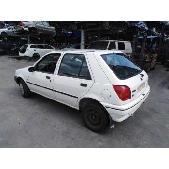ford fiesta berlina del año 1995