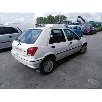 ford fiesta berlina del año 1995