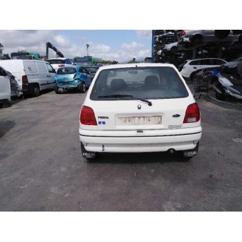 ford fiesta berlina del año 1995