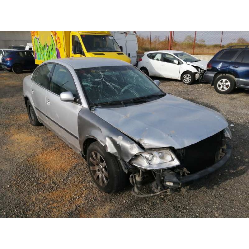 VOLKSWAGEN PASSAT BERLINA (3B3)