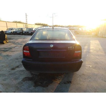 skoda octavia berlina (1u2) del año 2000