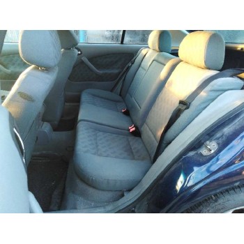 skoda octavia berlina (1u2) del año 2000