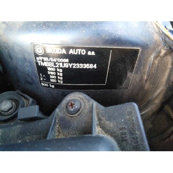 skoda octavia berlina (1u2) del año 2000