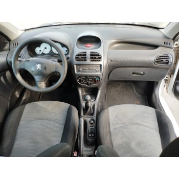 peugeot 206 berlina del año 2004