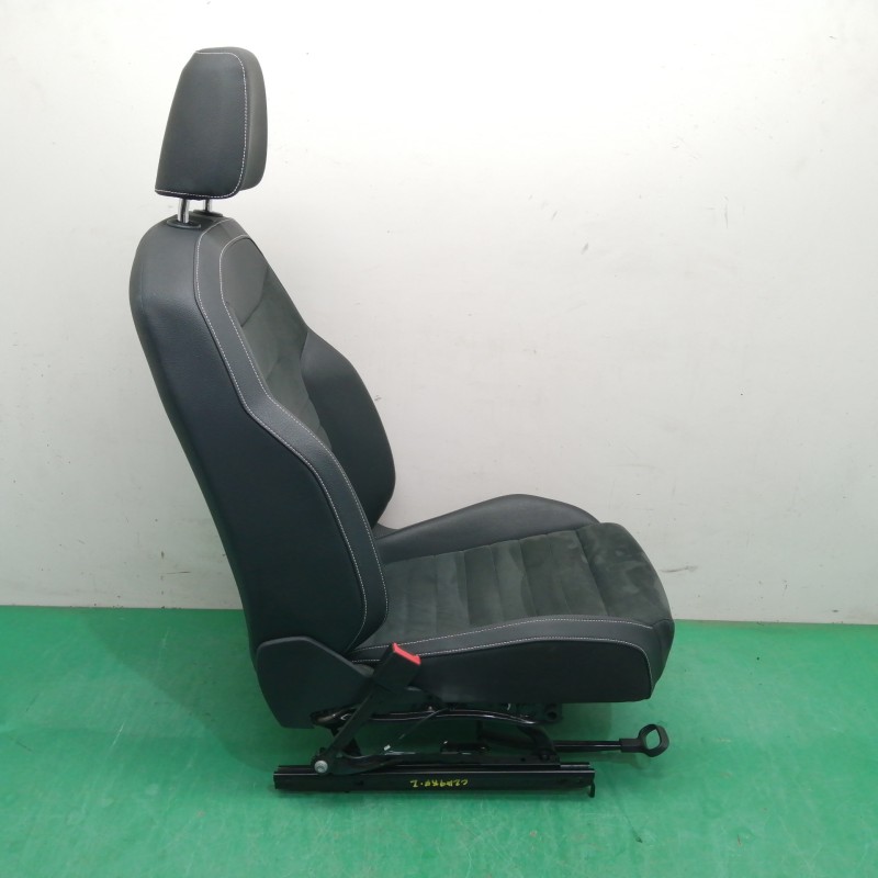 ASIENTO DELANTERO IZQUIERDO