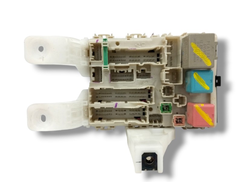 Recambio de caja reles / fusibles para toyota prius (nhw20) 1.5 cat referencia OEM IAM 8273047290  
