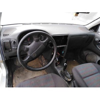 volkswagen polo berlina (6n1) del año 1998