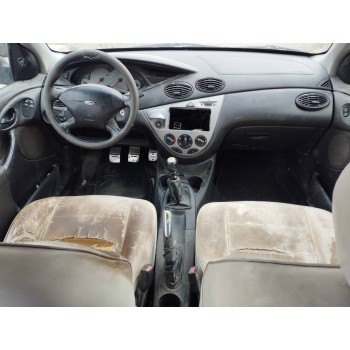ford focus berlina (cak) del año 2001