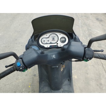 peugeot elyseo del año 2004