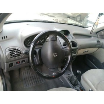peugeot 206 berlina del año 2004