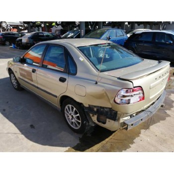 volvo s40 berlina del año 2000