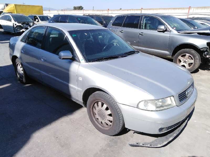 AUDI A4 BERLINA (B5)