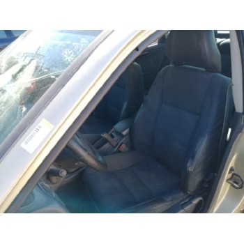 volvo s40 berlina del año 2000