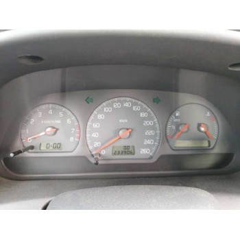 volvo s40 berlina del año 2000