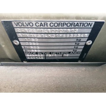 volvo s40 berlina del año 2000