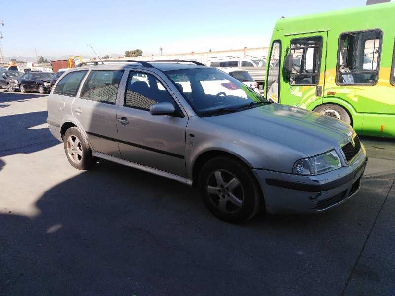 SKODA OCTAVIA COMBI (1U5)
