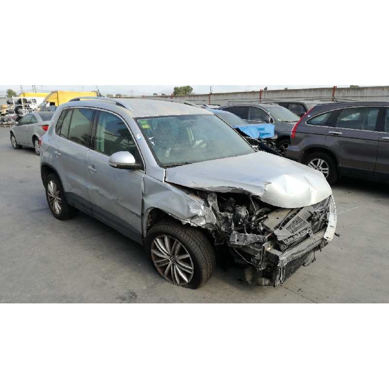 VOLKSWAGEN TIGUAN (5N2)