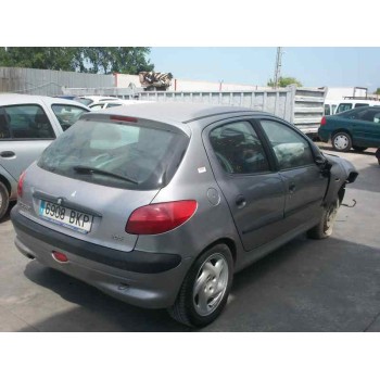 peugeot 206 berlina del año 2001