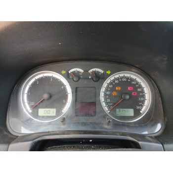 volkswagen bora berlina (1j2) del año 2003