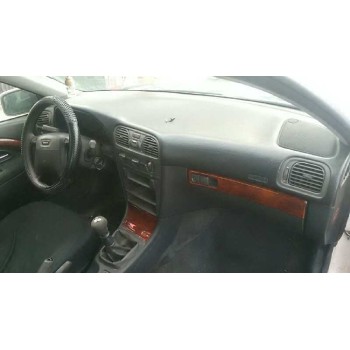 volvo s40 berlina del año 1996