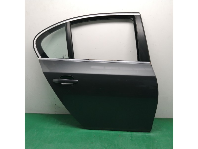 Recambio de puerta trasera derecha para bmw serie 5 berlina (e60) 2.5 24v turbodiesel cat referencia OEM IAM Recambio de puerta trasera derecha para bmw serie 5 berlina (e60) 2.5 24v turbodiesel cat referencia OEM IAM