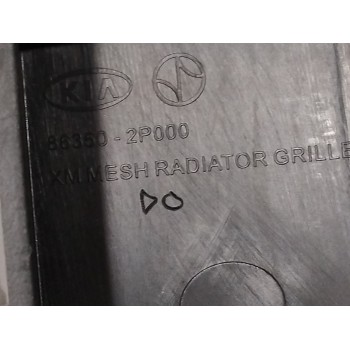 Recambio de rejilla delantera para kia sorento 2.0 crdi referencia OEM IAM 863502P000 OBSERVAR FOTO 