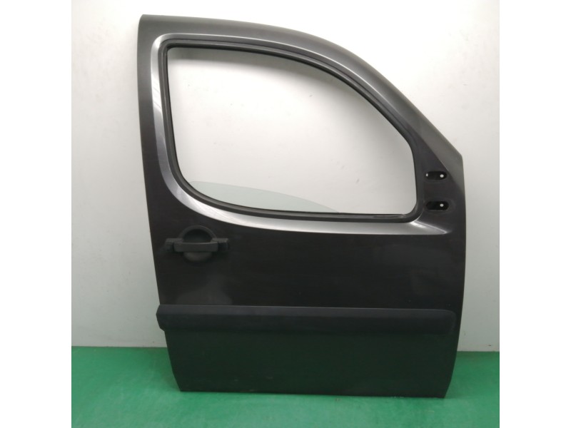 Recambio de puerta delantera derecha para fiat doblo cargo (223) 1.9 jtd cat referencia OEM IAM   