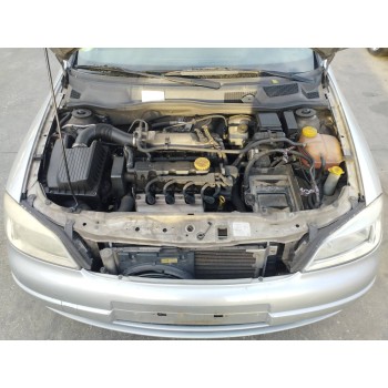 opel astra g berlina del año 2001