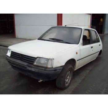 peugeot 205 berlina del año 1987
