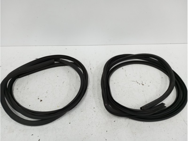 Recambio de gomas contorno puerta para chevrolet express van 5.7 cc referencia OEM IAM Recambio de gomas contorno puerta para chevrolet express van 5.7 cc referencia OEM IAM