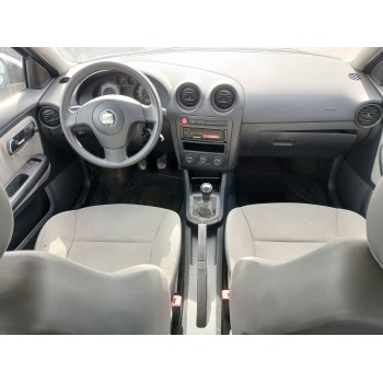 seat ibiza (6l1) del año 2002