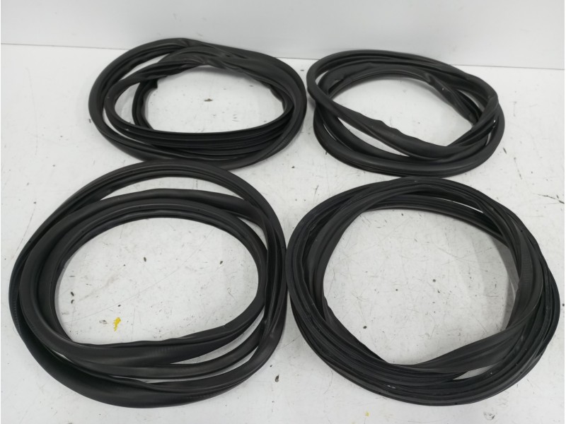 Recambio de gomas contorno puerta para mazda cx-3 (dk) 2.0 skyactiv-g referencia OEM IAM Recambio de gomas contorno puerta para mazda cx-3 (dk) 2.0 skyactiv-g referencia OEM IAM