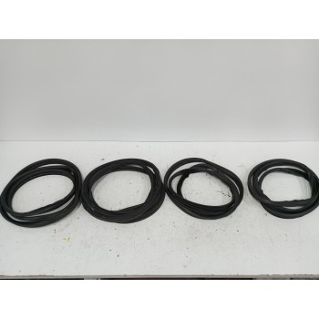 Recambio de gomas contorno puerta para mazda cx-3 (dk) 2.0 skyactiv-g referencia OEM IAM   