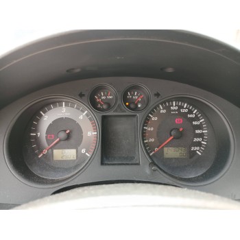 seat ibiza (6l1) del año 2002