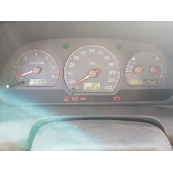 volvo s40 berlina del año 2000