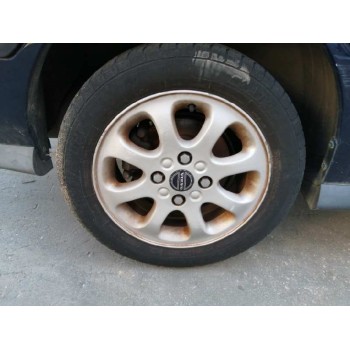 volvo s40 berlina del año 2000