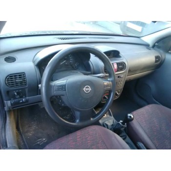 opel corsa c del año 2001