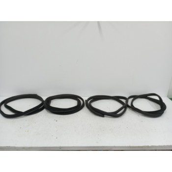 Recambio de gomas contorno puerta para kia picanto (ja) 1.0 cat referencia OEM IAM   