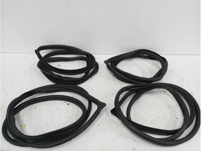 Recambio de gomas contorno puerta para kia niro (2016 - ...) drive referencia OEM IAM Recambio de gomas contorno puerta para kia niro (2016 - ...) drive referencia OEM IAM