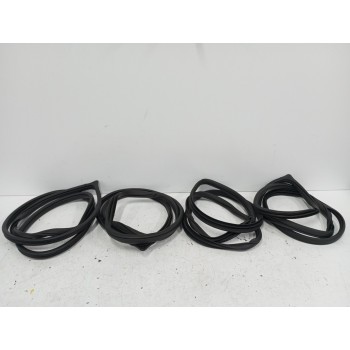 Recambio de gomas contorno puerta para kia niro (2016 - ...) drive referencia OEM IAM   