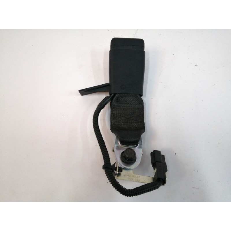 Recambio de enganche cinturon derecho para toyota auris touring sports (e18) 1.8 16v cat (híbrido) referencia OEM IAM  TRASERO 