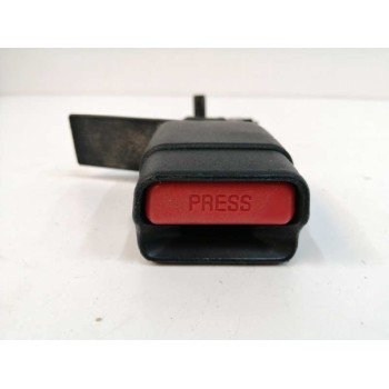 Recambio de enganche cinturon derecho para toyota auris touring sports (e18) 1.8 16v cat (híbrido) referencia OEM IAM  TRASERO 