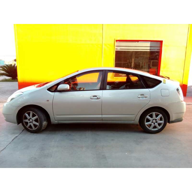 TOYOTA PRIUS (NHW20)