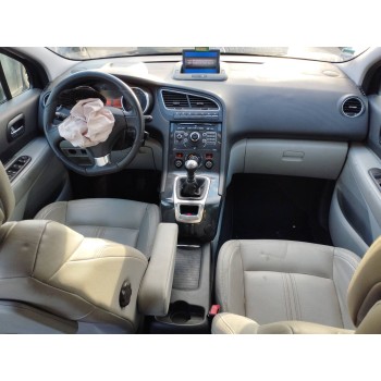 peugeot 5008 del año 2010