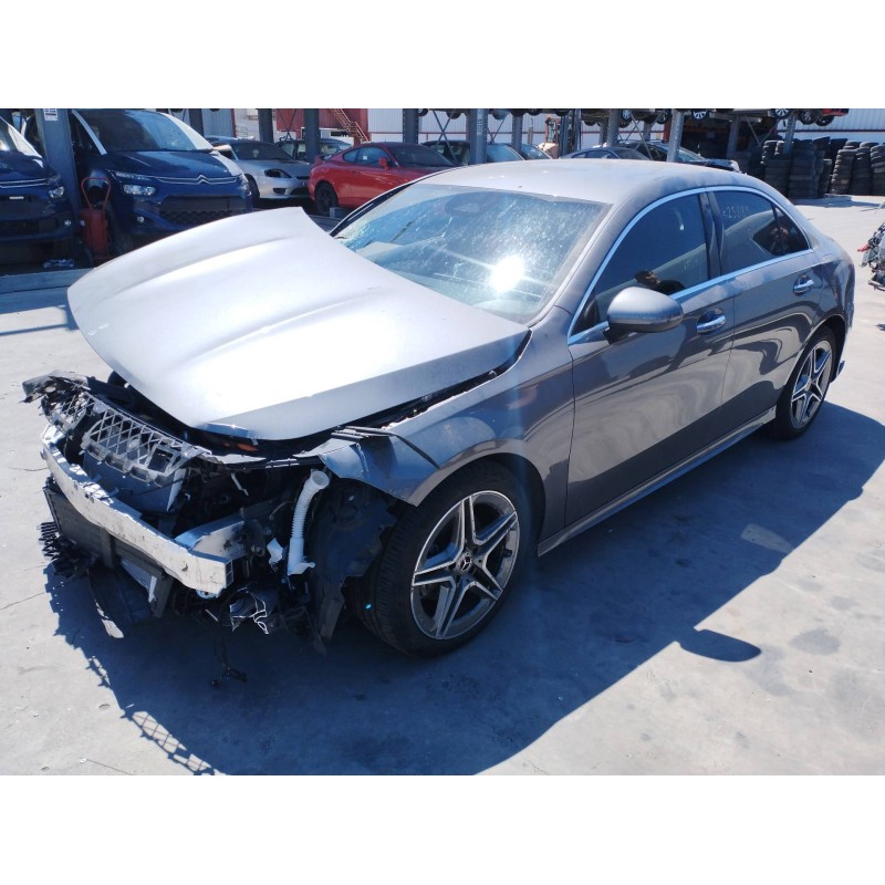 MERCEDES-BENZ CLASE A SEDÁN (V177)