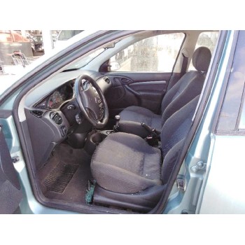 ford focus berlina (cak) del año 2001