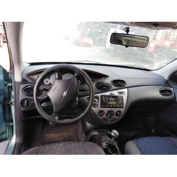 ford focus berlina (cak) del año 2001