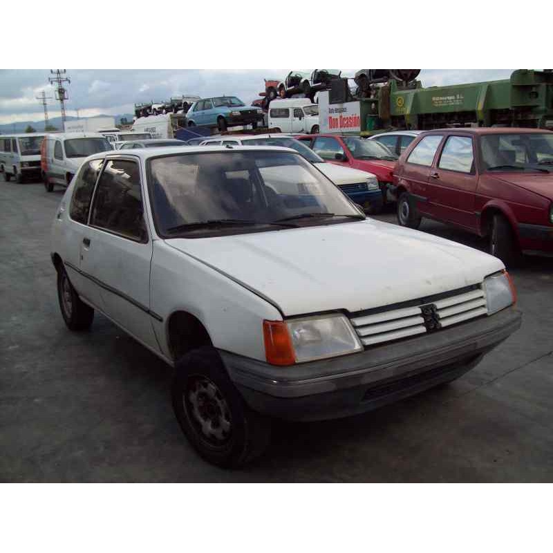 peugeot 205 berlina del año 1987