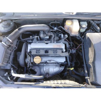 opel vectra c berlina del año 2004