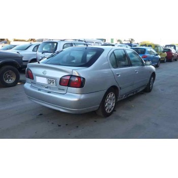 nissan primera berlina (p11) del año 1999